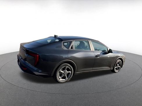 Used 2025 Kia K4 LXS image 11