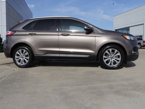 Used 2019 Ford Edge Titanium w/ Cargo Accessory Package image 32