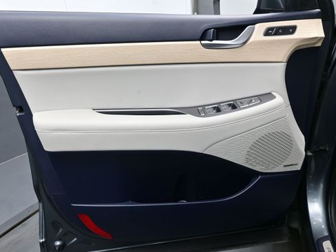 Used 2023 Hyundai Palisade Limited image 9