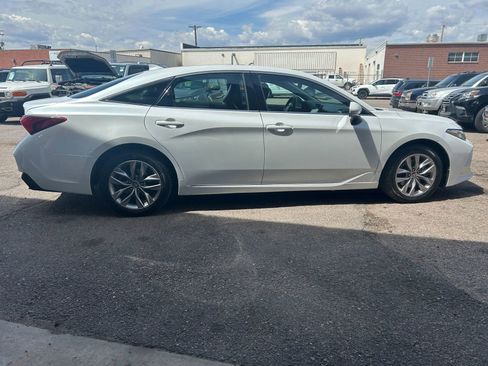 Used 2021 Toyota Avalon XLE image 6