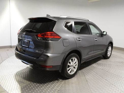 Used 2017 Nissan Rogue SV AWD/4WD image 9