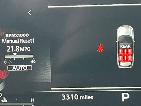 Used 2025 Nissan Pathfinder Platinum w/ Cargo Package image 10