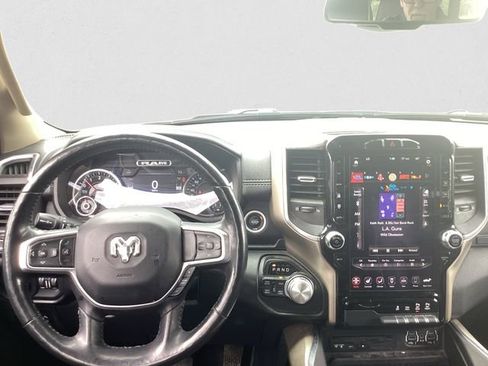Used 2019 RAM 1500 Laramie AWD/4WD image 9