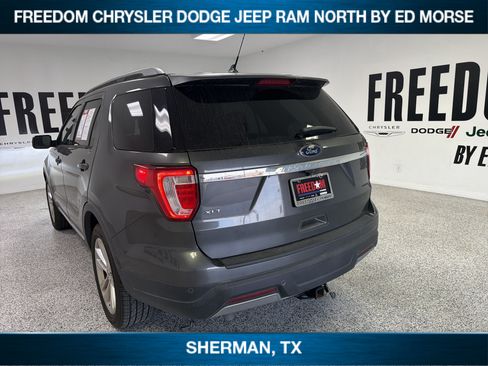 Used 2019 Ford Explorer XLT w/ Equipment Group 202A FWD image 5