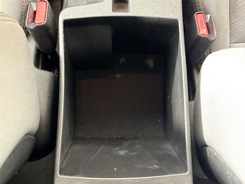 Used 2013 Hyundai Elantra GLS image 26