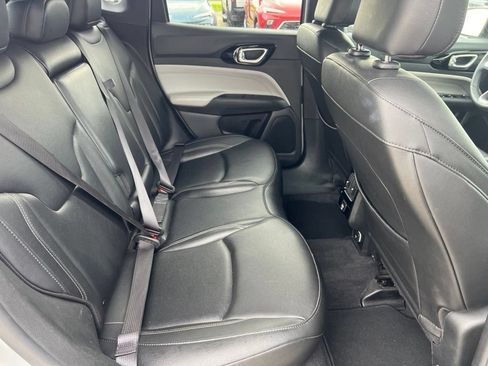 Used 2025 Jeep Compass Limited AWD/4WD image 34
