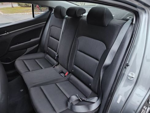 Used 2017 Hyundai Elantra Value Edition FWD image 18