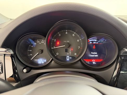 Certified 2026 Porsche Macan AWD/4WD image 24