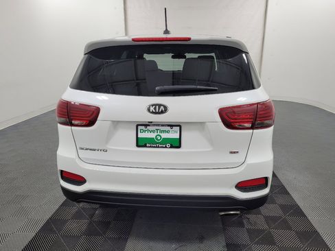 Used 2019 Kia Sorento LX image 7