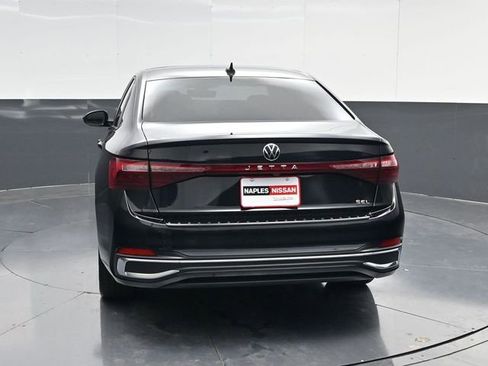Used 2025 Volkswagen Jetta SEL FWD image 4
