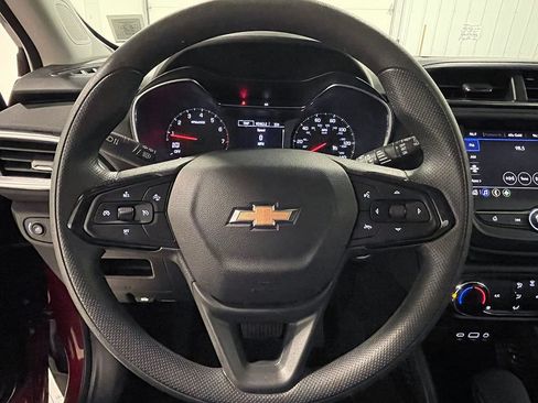 Used 2023 Chevrolet TrailBlazer LT FWD image 33