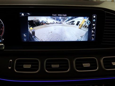 Used 2024 Mercedes-Benz GLS 580 4MATIC image 11