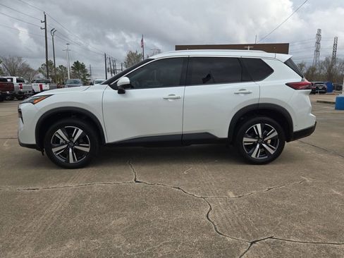 Used 2024 Nissan Rogue SL image 9