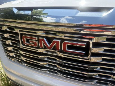 Used 2023 GMC Sierra 1500 Denali w/ Denali Reserve Package AWD/4WD image 5