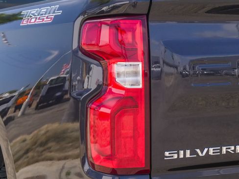 Used 2023 Chevrolet Silverado 1500 LT Trail Boss w/ Convenience Package II AWD/4WD image 10