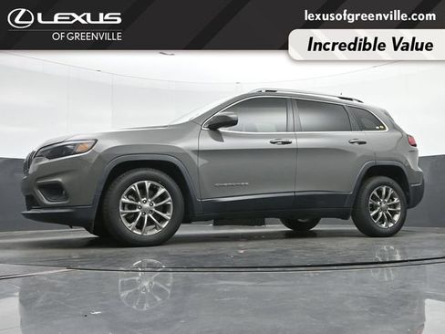Used 2019 Jeep Cherokee Latitude Plus w/ Comfort/Convenience Group FWD image 16