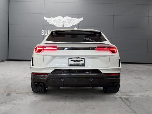 Used 2024 Lamborghini Urus Performante AWD/4WD image 4