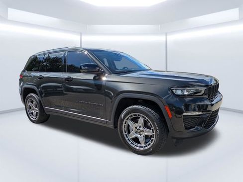 Used 2023 Jeep Grand Cherokee Limited w/ Black Appearance Package image 2