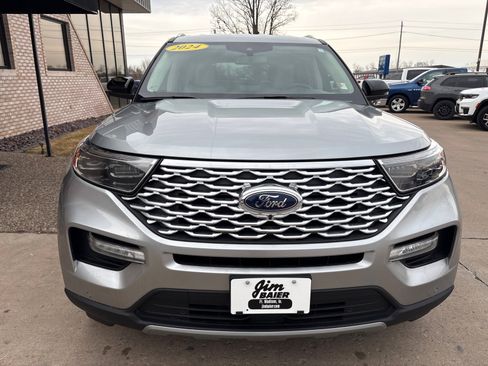 Used 2024 Ford Explorer Platinum w/ Technology Package image 8