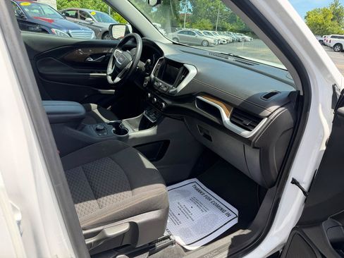 Used 2019 GMC Terrain SLE w/ Driver Convenience Package FWD image 18