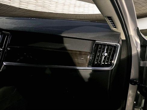 Used 2018 Volvo S90 T5 Momentum w/ Momentum Plus Package image 15