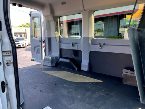 Used 2016 Ford Transit 150 XLT image 25
