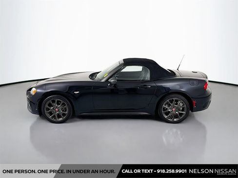 Used 2018 FIAT 124 Spider Abarth w/ Convenience Group RWD image 8