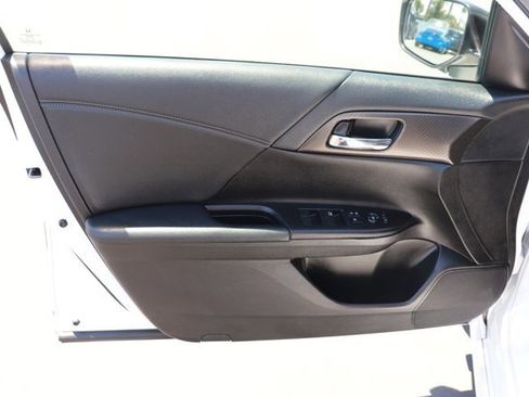 Used 2016 Honda Accord Sport image 10