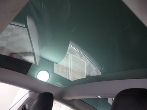 Used 2023 Tesla Model 3 Standard Range image 22