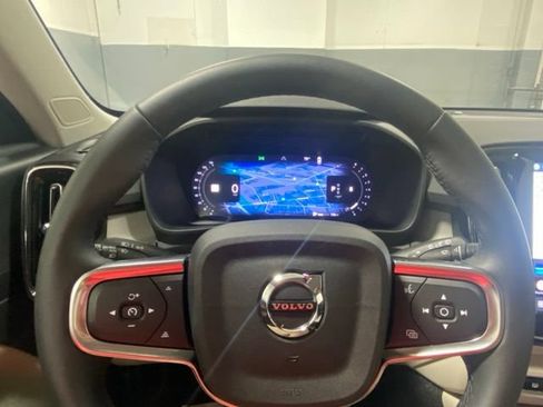 Used 2025 Volvo XC40 B5 Plus w/ Climate Package AWD/4WD image 14