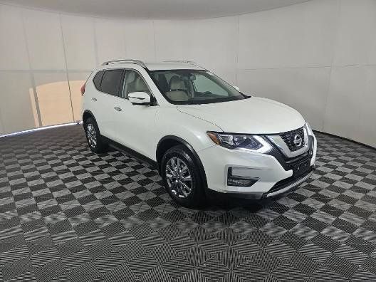 Used 2017 Nissan Rogue SV w/ SV Premium Package AWD/4WD image 3