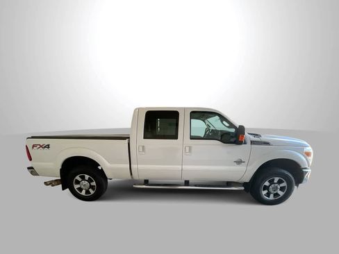 Used 2016 Ford F250 Lariat w/ Lariat Interior Package image 9