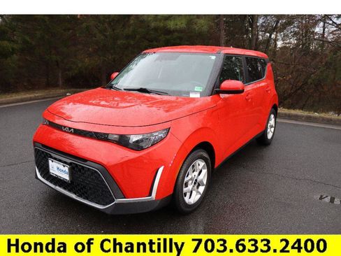 Used 2023 Kia Soul S image 3