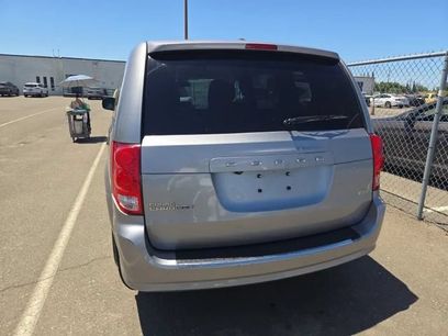 Used 2018 Dodge Grand Caravan SE w/ UConnect Hands-Free Group