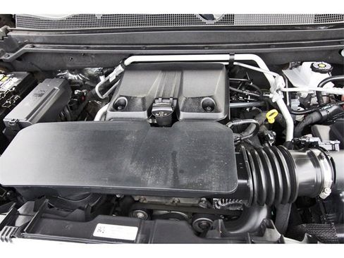 Used 2023 Chevrolet Colorado ZR2 w/ ZR2 Convenience Package III image 30