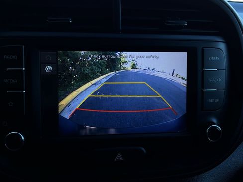 Used 2022 Kia Soul LX w/ Technology Package FWD image 32