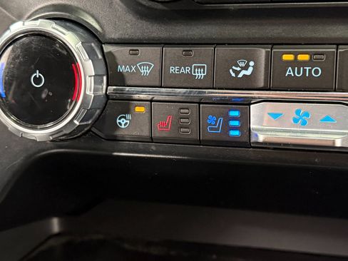 Used 2023 Ford F150 Lariat w/ Equipment Group 502A High image 28