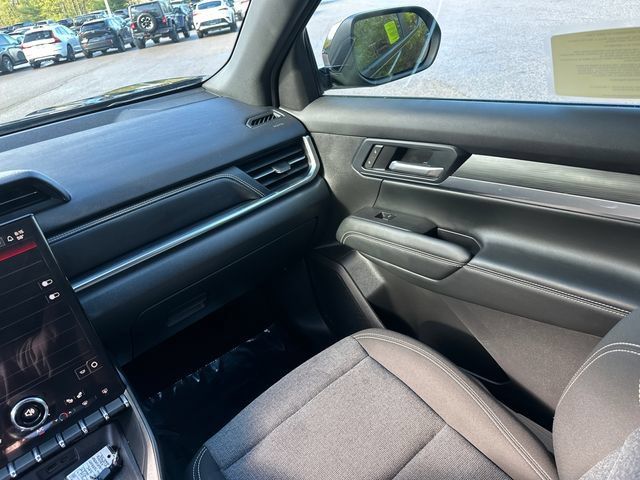 Used 2025 GMC Terrain Elevation AWD/4WD image 23