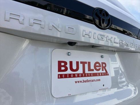 Certified 2025 Toyota Grand Highlander FWD image 13