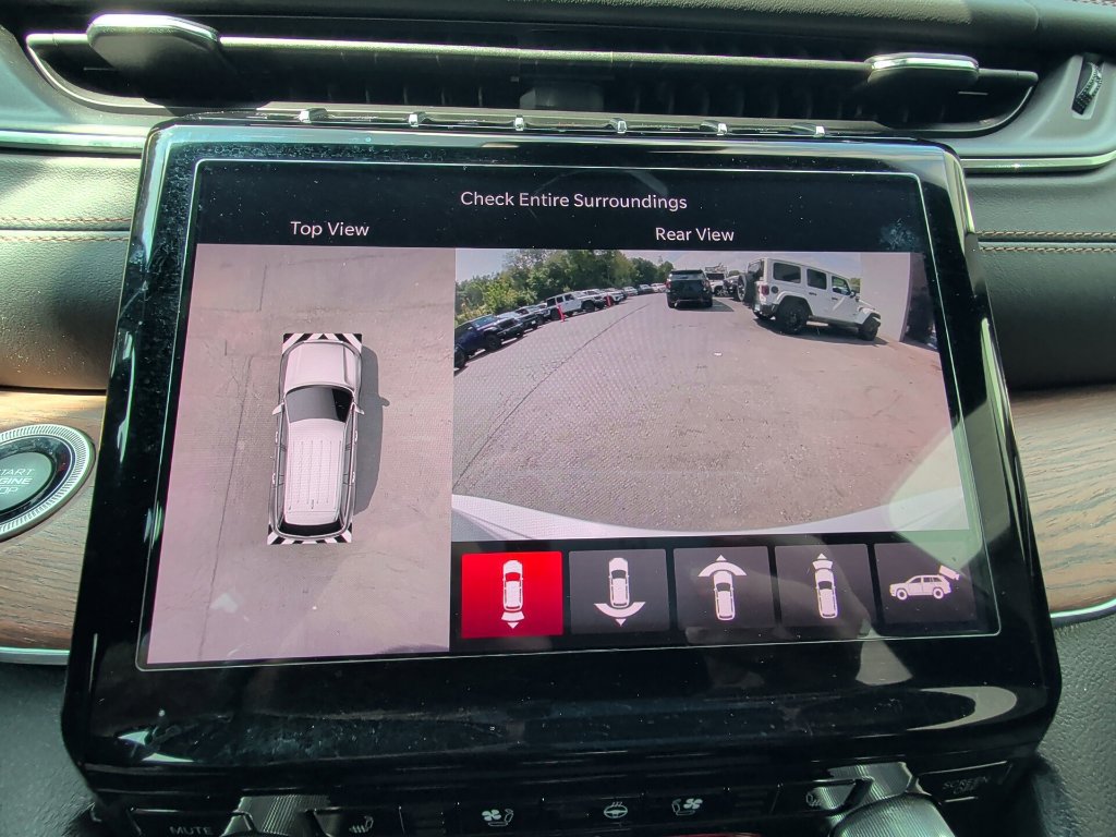 Certified 2023 Jeep Grand Cherokee Summit w/ Luxury Tech Group V AWD/4WD image 22