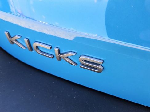 New 2026 Nissan Kicks SR image 9