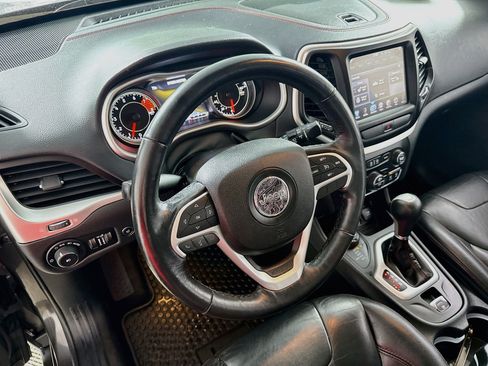 Used 2016 Jeep Cherokee Trailhawk w/ Comfort/Convenience Group AWD/4WD image 24