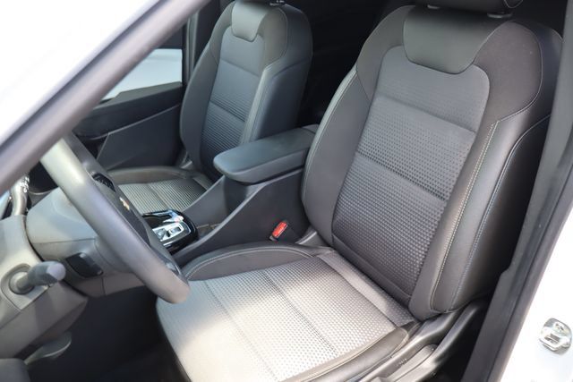 Used 2025 Chevrolet Trax LT FWD image 6