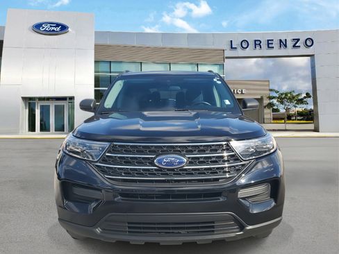 Used 2023 Ford Explorer XLT image 2