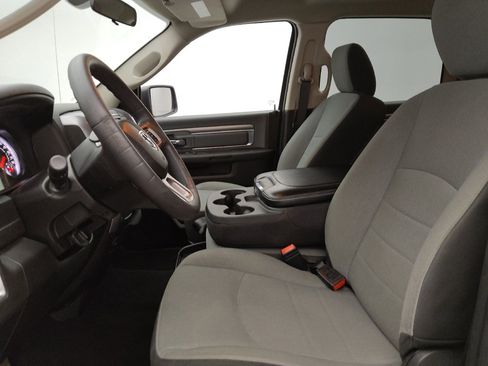 Used 2022 RAM 1500 Classic SLT RWD image 17