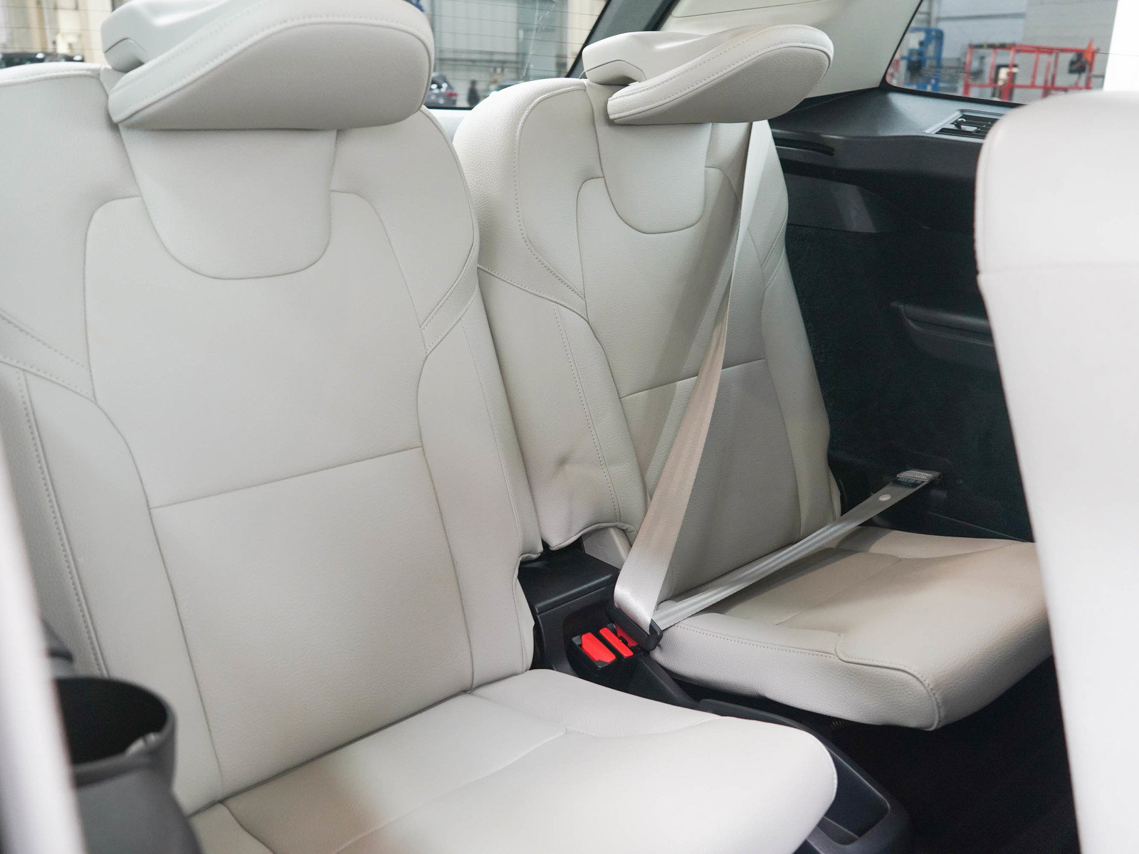 Used 2018 Volvo XC90 T6 Momentum w/ Convenience Package AWD/4WD image 15