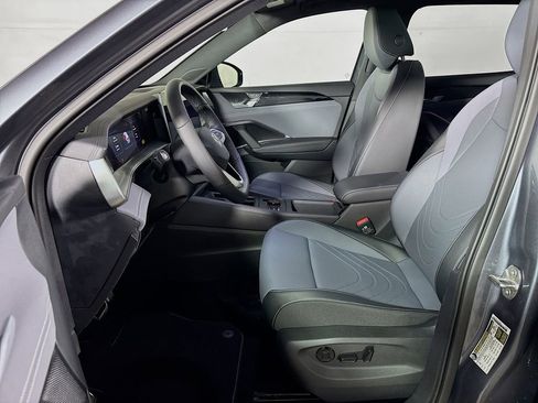 New 2025 Volkswagen Tiguan SE R-Line image 11