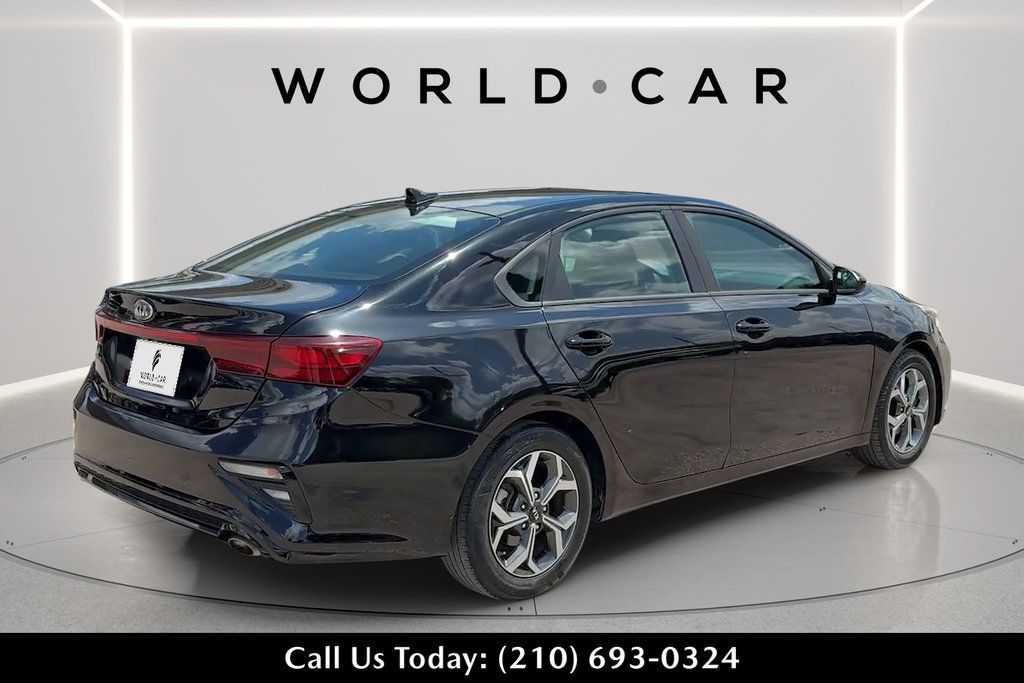Used 2019 Kia Forte LXS FWD image 3