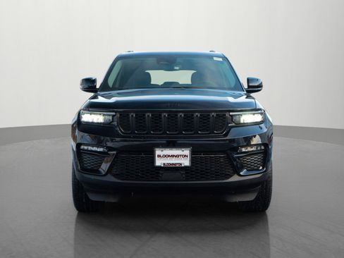 Used 2024 Jeep Grand Cherokee Limited w/ Black Appearance Package image 2