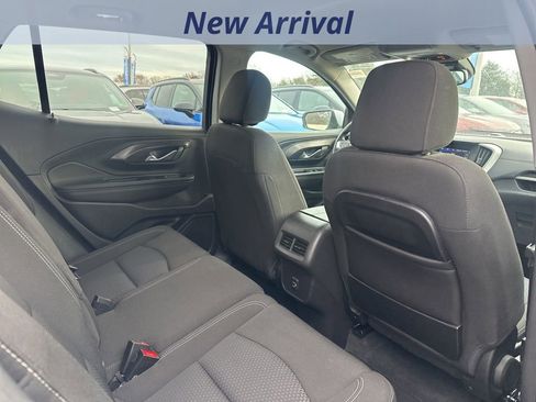 Certified 2024 GMC Terrain SLE image 9